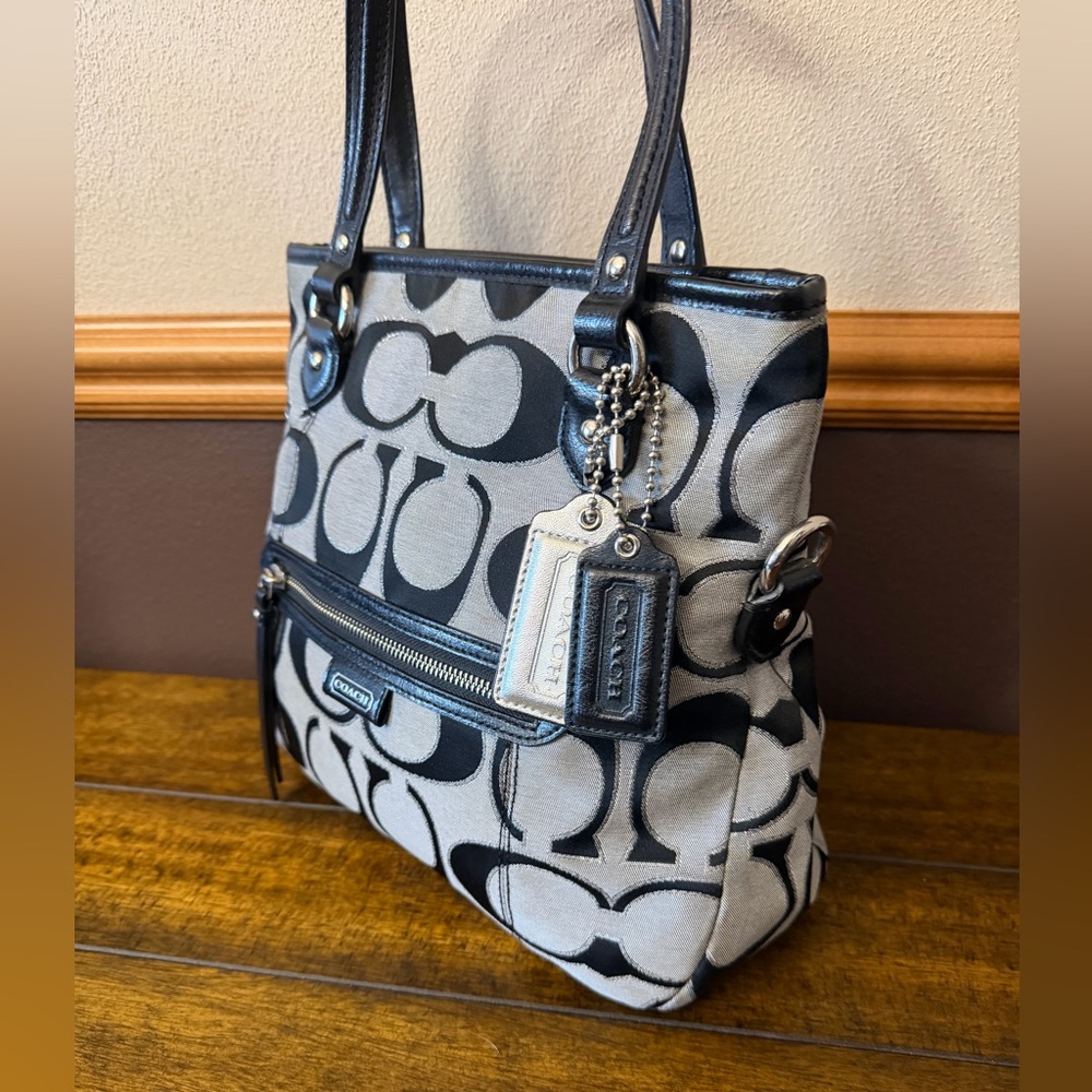 Coach Daisy Outline Signature Metallic Mia Shoulder Bag - Picture 4 of 10